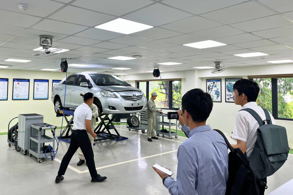 JAIM khảo sát kỹ năng đặc định